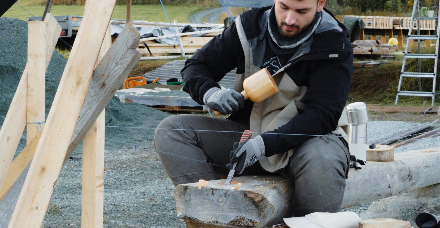 Construction process during the workshop (Photos by Mario Rinke)