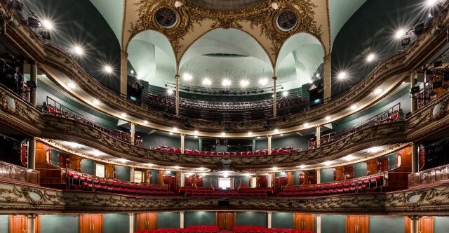 Show in the Hall of the Opera of Antwerp