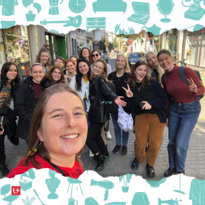 Inez met een groep internationale studenten