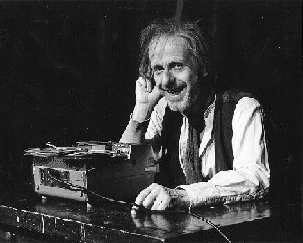 Julian Curry performing Krapp's Last Tape in 1986.