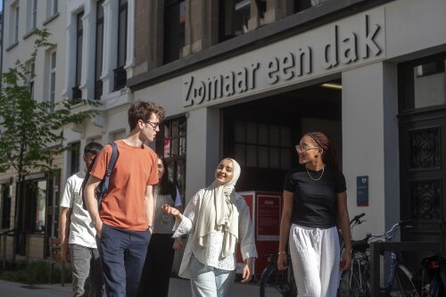 Gevel Zomaar een dak