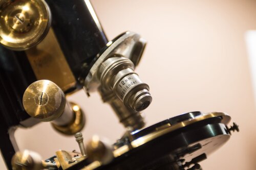 Voigtländer microscoop uit ca. 1906, gebruikt door Lieven Gevaert