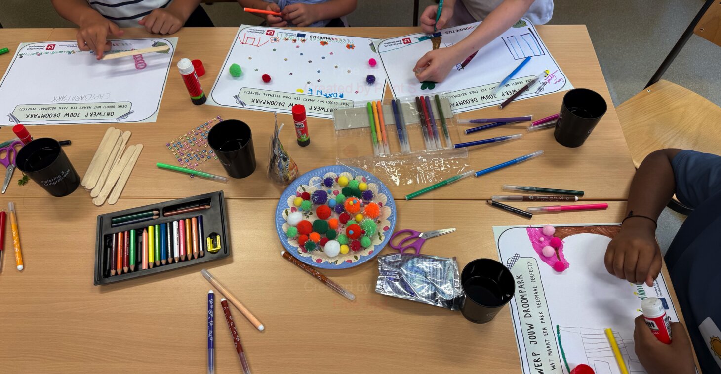 Kinderen die hun ideeën uitdrukken via kunst ...