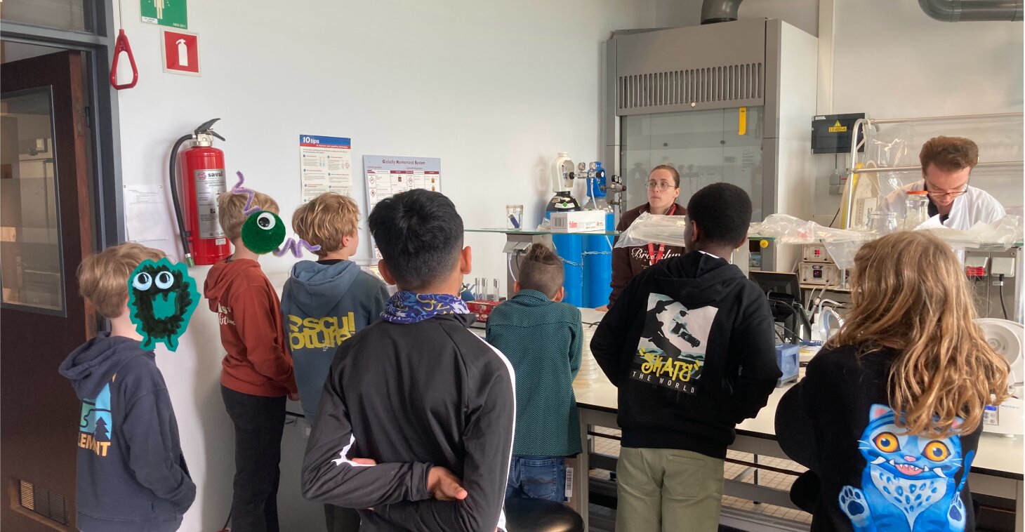 Learning how a lab works ...